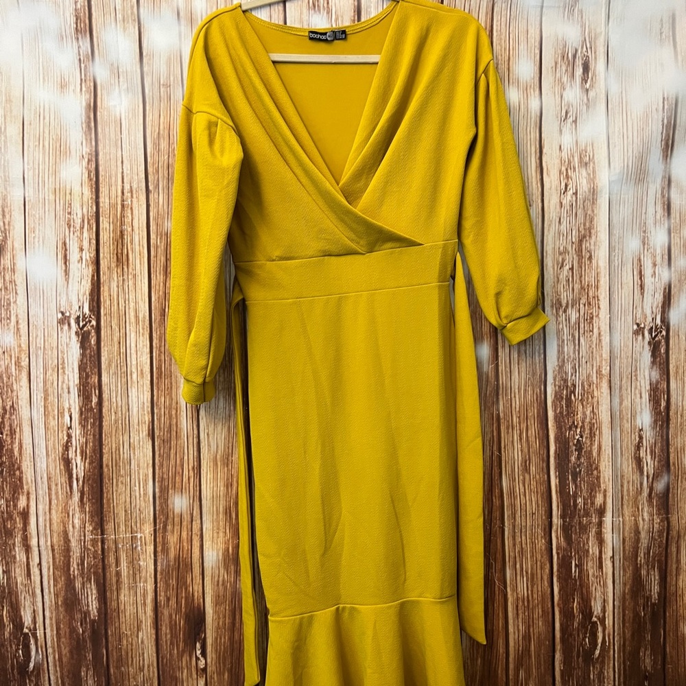 Yellow dress w/ tie